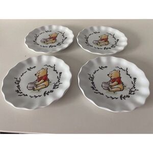 Set Of 4 Disney Winnie The Pooh Walk Along Scalloped Dinner Ceramic Plates NEW